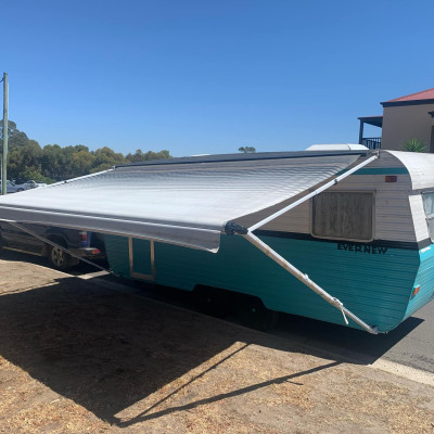 (SOLD) Evernew 18 foot Twin Axle Full size Caravan